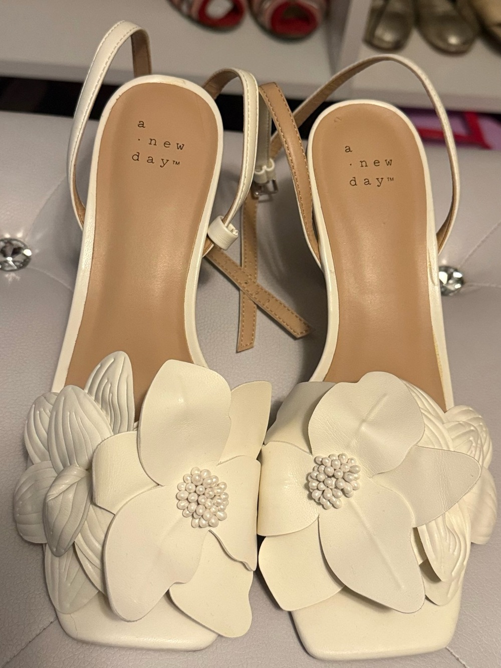 a new day Women's Ivory Floral Slingback Sandals